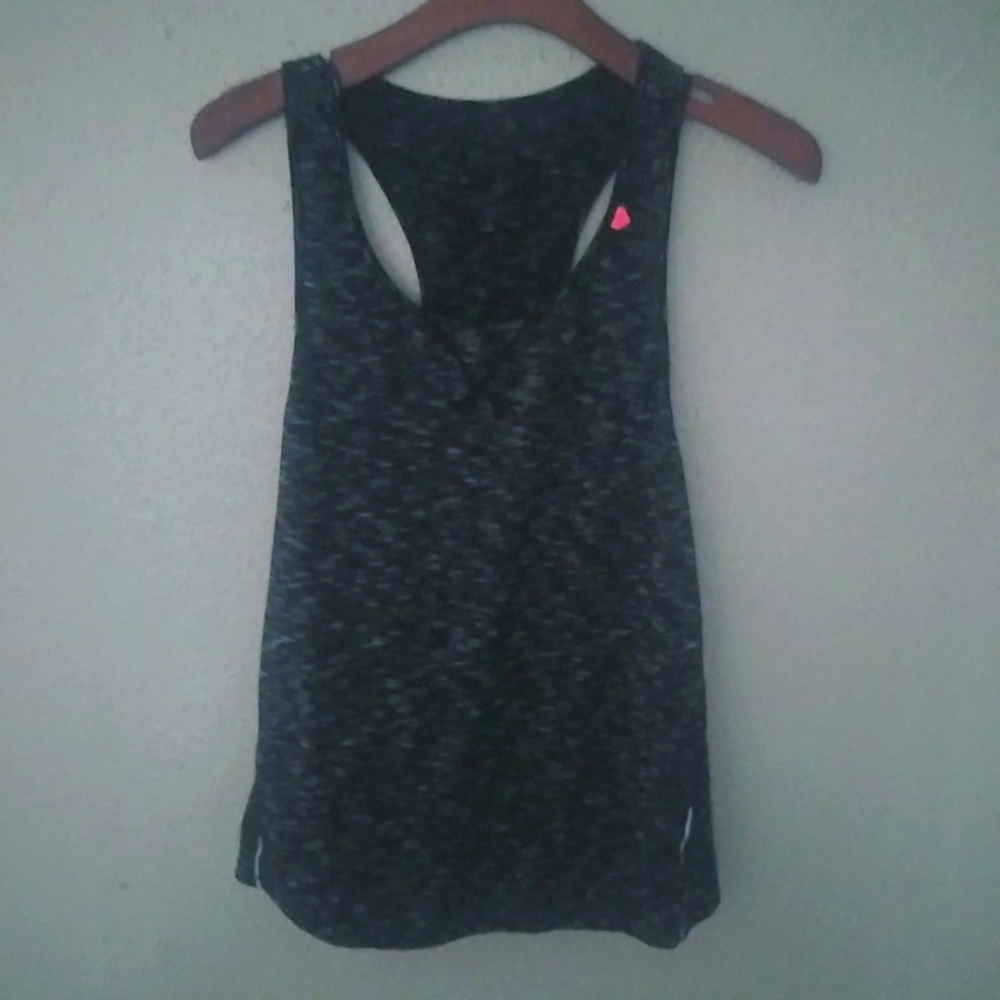 Athleta L Yoga Athletic Racerback Tank Top in Gray on Black